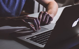 爱游戏大厅-逆境中的明星：战胜伤病再创新高，在逆境中获得成功的名人